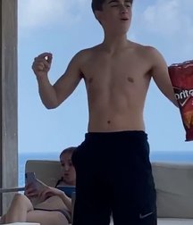 Hot Idols: Johnny Orlando 5e7cf60596423.jpg