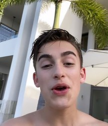 Hot Idols: Johnny Orlando 5e7cf60771174.jpg