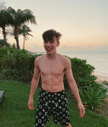 Hot Idols: Johnny Orlando 5e7cf60ce4ab4.jpg