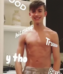 Hot Idols: Johnny Orlando 5e7cf77f947e9.jpg