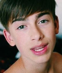 Hot Idols: Johnny Orlando 5e7cf7c099ce6.jpg