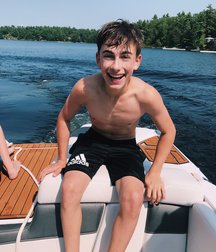 Hot Idols: Johnny Orlando 5e7cf7d749138.jpg