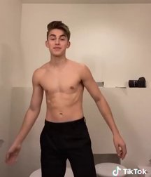 Hot Idols: Johnny Orlando 5e7cf7e721201.jpg