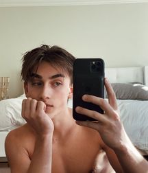 Hot Idols: Johnny Orlando 5e7cf7ebe279d.jpg