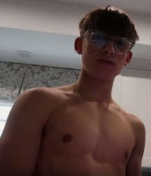 Hot Idols: Johnny Orlando 5e7cf80447b35.jpg