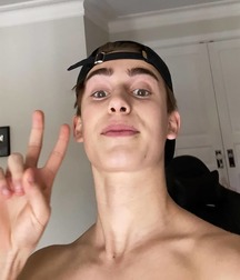 Hot Idols: Johnny Orlando 5e7cf80781c6d.jpg