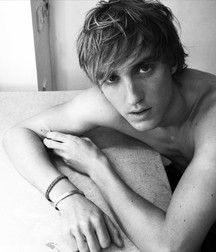 Hot Idols: Tom Felton 5e7f88e53b1f4.jpg