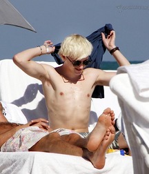 Hot Idols: Tom Felton 5e7f88f3afbb7.jpg