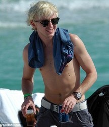 Hot Idols: Tom Felton 5e7f88fae1826.jpg