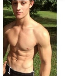 Hot Idols: Nick Romeo Reimann 5e7fcb3a5956d.jpg