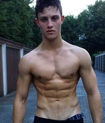 Hot Idols: Nick Romeo Reimann 5e7fcb3be8586.jpg