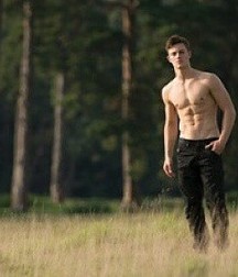 Hot Idols: Nick Romeo Reimann 5e7fcb3d6fdaf.jpg