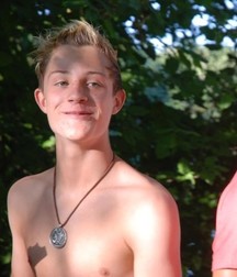Hot Idols: Nick Romeo Reimann 5e7fcb40c05db.jpg