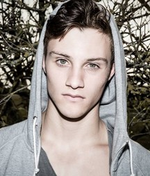 Hot Idols: Nick Romeo Reimann 5e7fcb4d3b57e.jpg