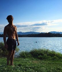 Hot Idols: Nick Romeo Reimann 5e7fcb576f531.jpg