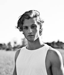 Hot Idols: Nick Romeo Reimann 5e7fcb5ae01cf.jpg