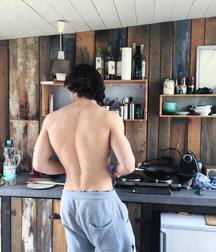 Hot Idols: Nick Romeo Reimann 5e7fcb8583525.jpg