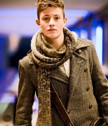 Hot Idols: Nick Romeo Reimann 5e7fcba3a256c.jpg