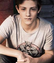Hot Idols: Nick Romeo Reimann 5e7fcbb8a3aaa.jpg
