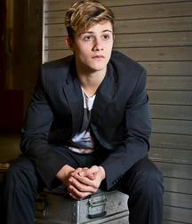 Hot Idols: Nick Romeo Reimann 5e7fcbbf3cea9.jpg