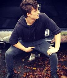 Hot Idols: Nick Romeo Reimann 5e7fcbe0706eb.jpg