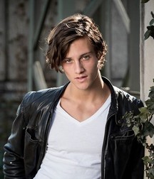Hot Idols: Nick Romeo Reimann 5e7fcbef6978f.jpg