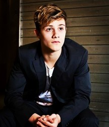 Hot Idols: Nick Romeo Reimann 5e7fccb0d7d34.jpg