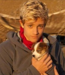 Hot Idols: Nick Romeo Reimann 5e7fccb7b8330.jpg