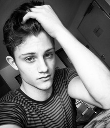 Hot Idols: Nick Romeo Reimann 5e7fccbb24d5e.jpg