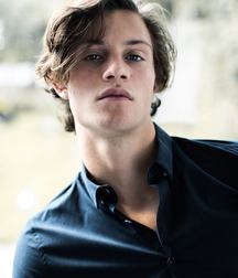 Hot Idols: Nick Romeo Reimann 5e7fccc8ebb8d.jpg