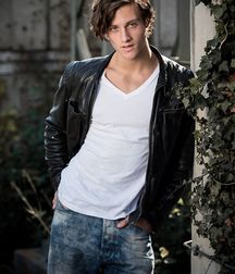 Hot Idols: Nick Romeo Reimann 5e7fcd4b6bf02.jpg