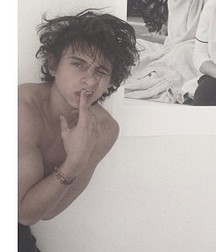 Hot Idols: Moises Arias 5ea62c5e70971.jpg