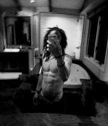 Hot Idols: Moises Arias 5ea62c8c84a1b.jpg