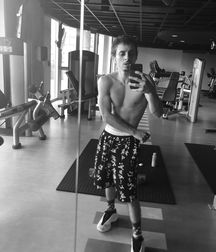 Hot Idols: Moises Arias 5ea62cbda77e1.jpg