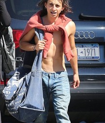 Hot Idols: Moises Arias 5ea62ce797997.jpg