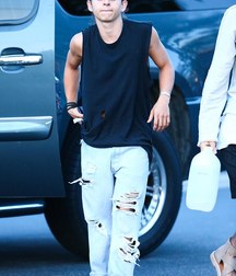 Hot Idols: Moises Arias 5ea62cf546c23.jpg