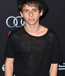 Hot Idols: Moises Arias 5ea62cf6b3454.jpg