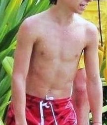 Hot Idols: Moises Arias 5ea62d449277e.jpg