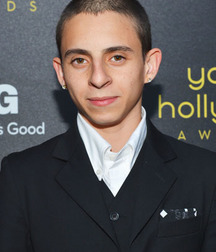 Hot Idols: Moises Arias 5ea62d463f7d5.jpg