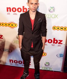 Hot Idols: Moises Arias 5ea62d4beb58d.jpg
