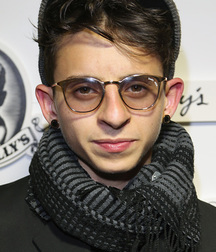 Hot Idols: Moises Arias 5ea62db9275b8.jpeg