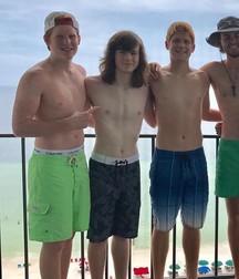 Hot Idols: Chandler Riggs 5ea712f5b9fe0.jpg