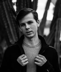 Hot Idols: Chandler Riggs 5ea713045258a.jpg