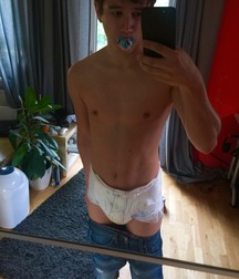 lots of diapers 5a86cb8079c4f.jpg