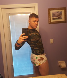 lots of diapers 5a86cc59c5de0.jpg