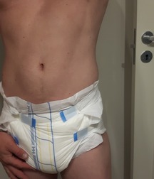 lots of diapers 5a86d3500584e.jpg