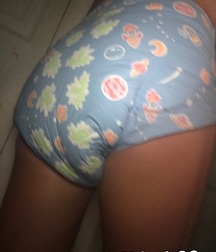 lots of diapers 5a86d38ac2401.jpg