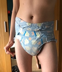 lots of diapers 5a86d4039bf32.jpg