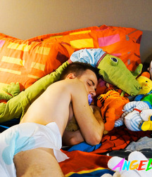 lots of diapers 5a86d4522b3b9.jpg