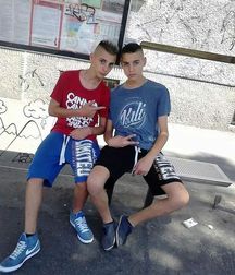 Hot Boys mix 5bf099499d9b8.jpg